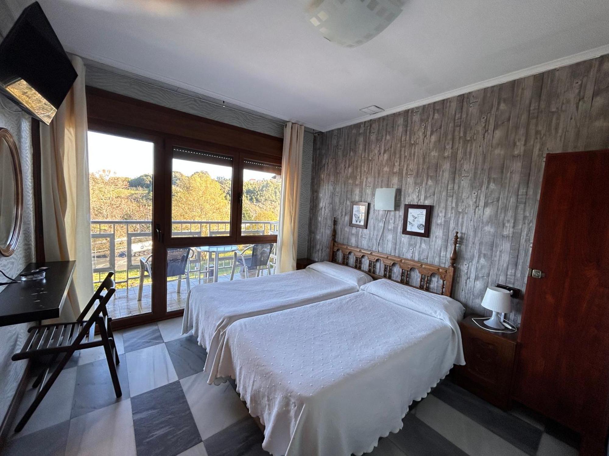 Hostal El Carro Laredo Zewnętrze zdjęcie
